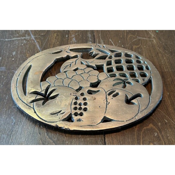 1983 Vintage Cast Iron Copper Clad Trivet Old Dutch Design - Picture 1 of 4